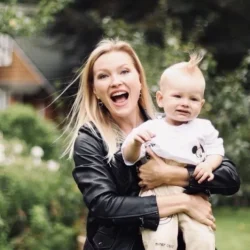 Пасла коз, доила коров. Почему актриса Брюханова считает себя деревенской