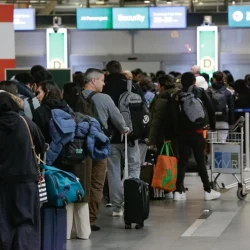 Первый самолет с россиянами прилетел из ОАЭ — среди них актриса Тарасова: «Хочется землю целовать»