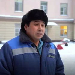 Получил миллион, но ночует в хостеле: как живет дворник, спасший мальчика после падения с 7 этажа