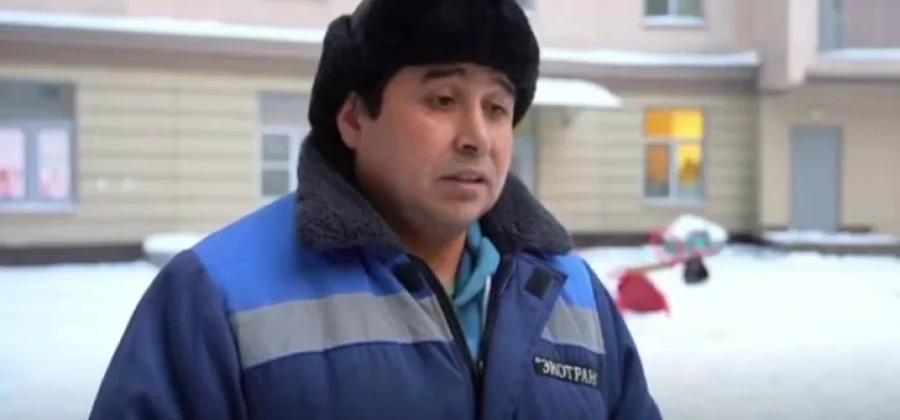 Получил миллион, но ночует в хостеле: как живет дворник, спасший мальчика после падения с 7 этажа