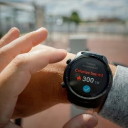 Раскрыто, можно ли ориентироваться на фитнес-часы при подсчете калорий