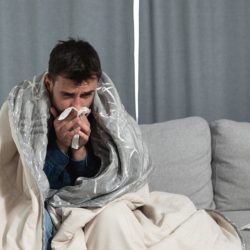 Терапевт рассказал, почему у мужчин тяжелее протекает ОРВИ