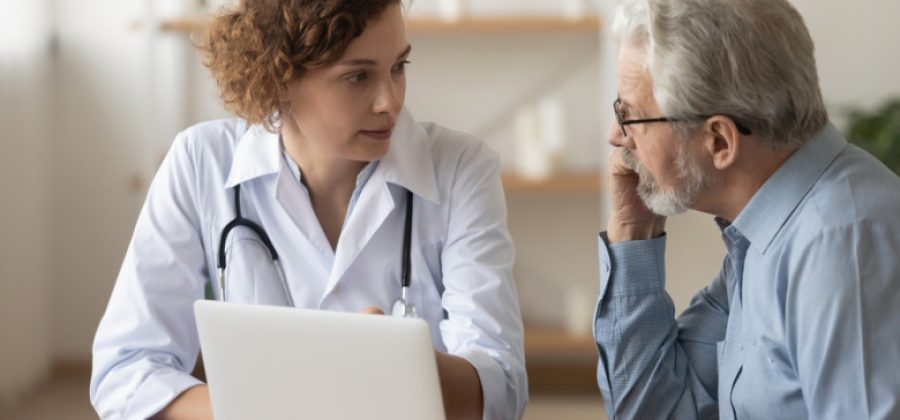 Врач напомнил, какие анализы важно сдавать в зрелом возрасте