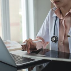 Врач напомнил, кто находится в группе риска ВПЧ