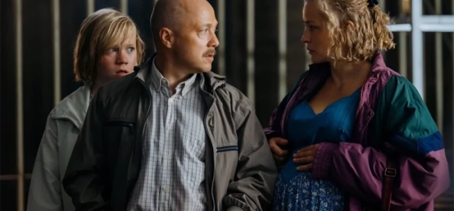 Зэк Ткачук и Пересильд на сносях. О чем комедия «Космическая собака Лида»