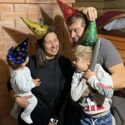 Звезда «Интернов» Александр Ильин стал отцом в третий раз