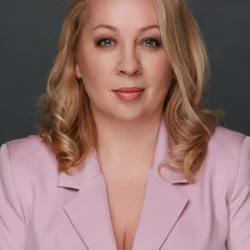 Звезда сериала «СашаТаня» погибла в ДТП с 15-летней дочерью