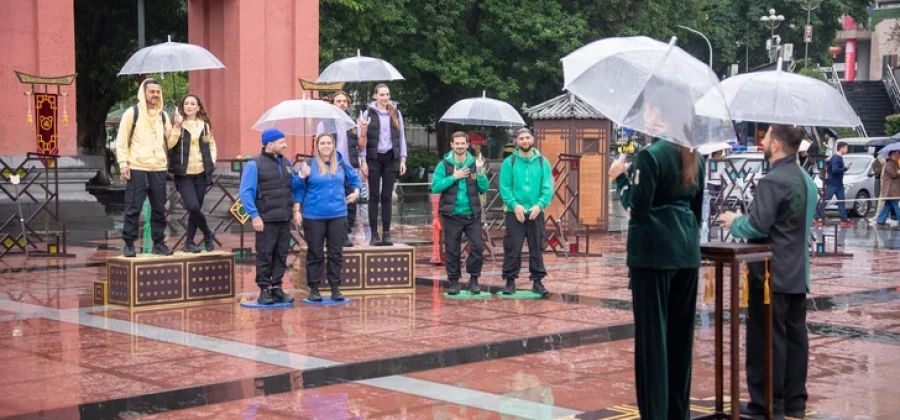 2 серия шоу «Сокровища императора-3»: Пинчук и Галустян флиртовали, Аверины попали в ДТП