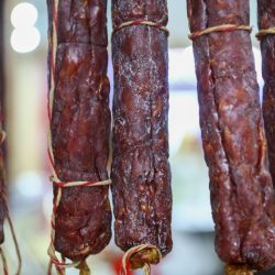 Эксперт по пищевой безопасности ответила, как выбрать колбасу