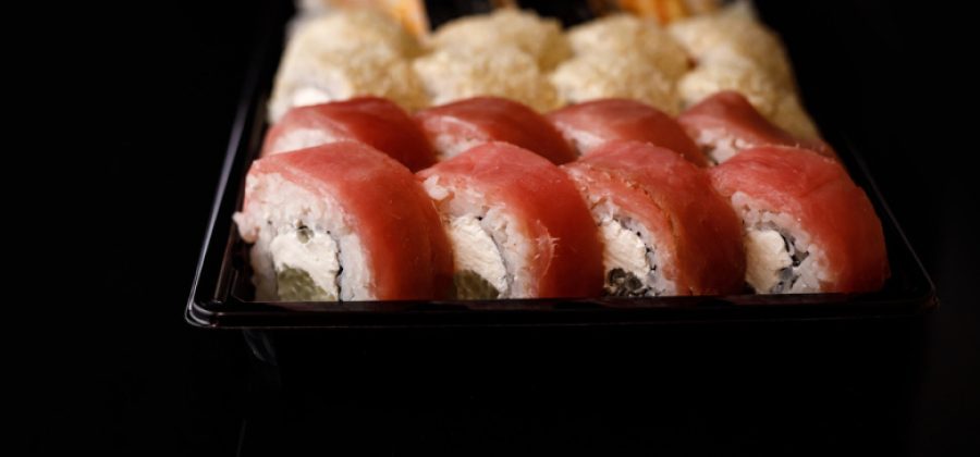 Эндокринолог предостерегла от употребления сырых суши и роллов