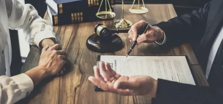 Как дистанционно выбрать юриста для наследственного спора из-за квартиры в Москве