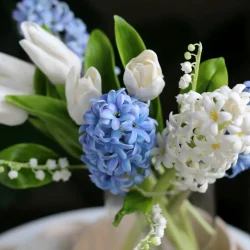 Выбор букета с гиацинтами: ароматная элегантность для любого повода