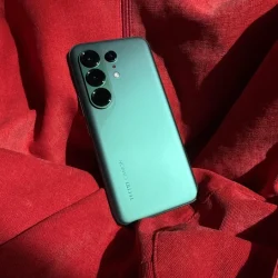 ИИ обживается в современных гаджетах и становится незаменимым помощником — разбираемся на примере TECNO CAMON 50 Ultra 5G