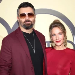 Юлия Ковальчук ответила, что думает про страстный танец Алексея Чумакова с поклонницей