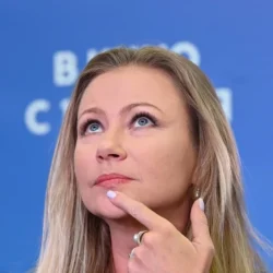 Муж на 19 лет моложе, сын в 46, развод, суд… Как живет Мария Миронова?