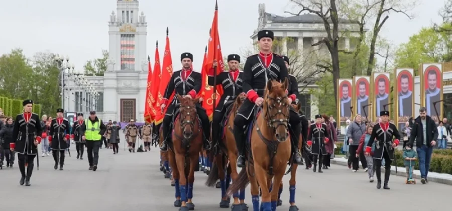 Наследие в седле. На ВДНХ начинаются бесплатные конные церемониалы