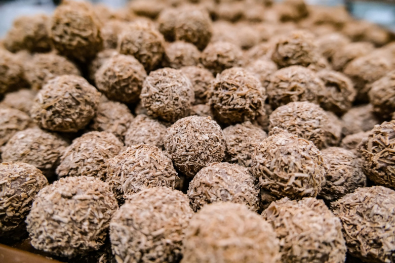 Нутрициолог предупредила, чем грозит переедание сладостей