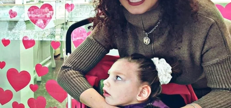 Отец отказывается общаться, мама делает все ради ее улыбки: как сегодня живет дочь Данко с ДЦП