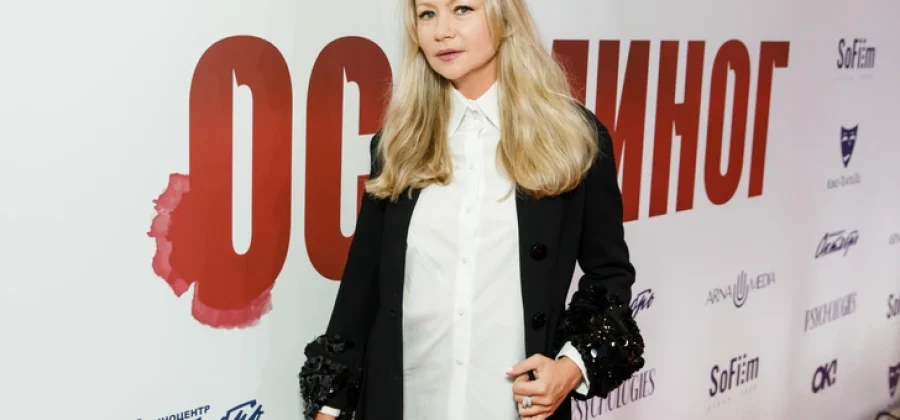 После развода с Мироновой ее молодой экс-муж «совсем оскуфился» — Сороку не узнать