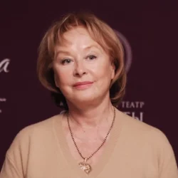 Потеря родителей, фиктивный брак. Радости и драмы в жизни Ларисы Удовиченко