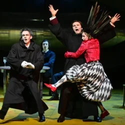 Соня из клана Ардовых играет Ахматову. В Москве появилась «Бродячая собака»