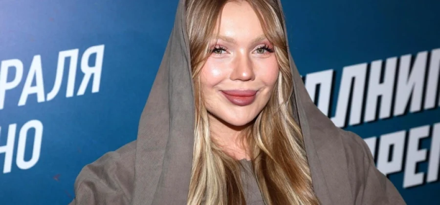 Спустя полгода знакомства Карина Кросс обвенчалась с 21-летним хоккеистом — видео из храма