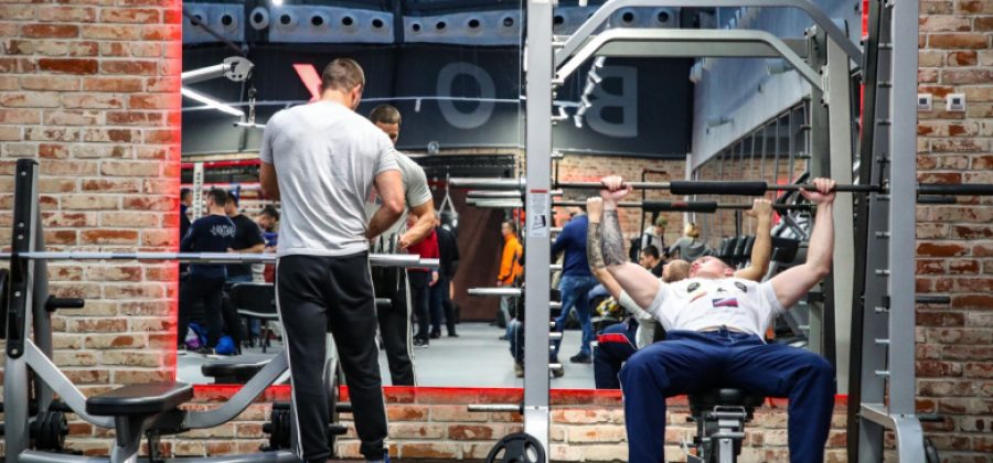 Врач назвал неочевидные причины резкой усталости в спортзале