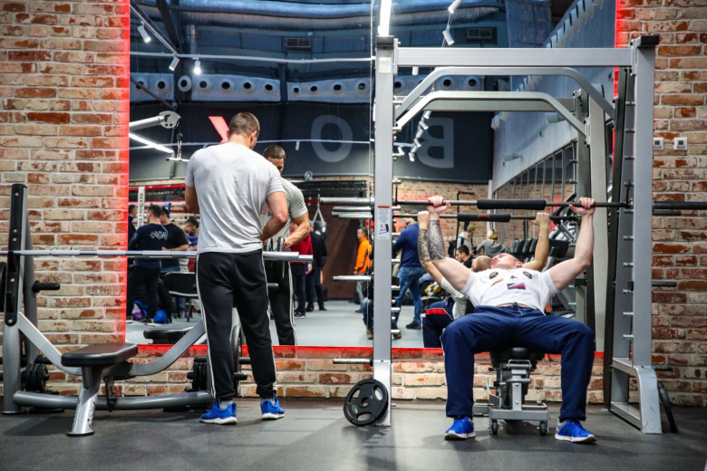 Врач назвал неочевидные причины резкой усталости в спортзале