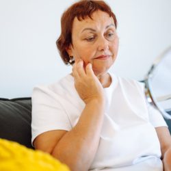 Врач ответила, можно ли самостоятельно заметить меланому на ранней стадии