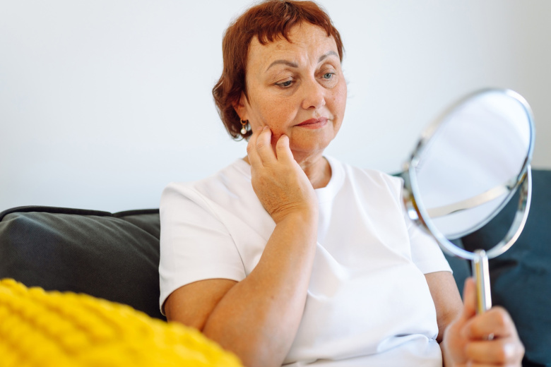 Врач ответила, можно ли самостоятельно заметить меланому на ранней стадии