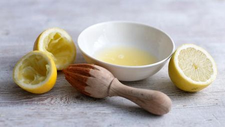 как осветлить кожу лица лимоном