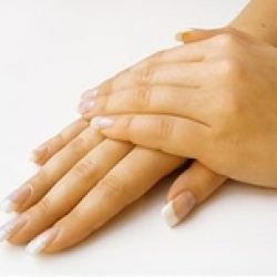 Как и зачем делают мезотерапию в кожу рук?