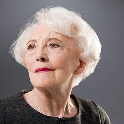 Как стать красивой женщине в 60 лет?
