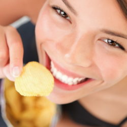 Чем вредны чипсы для организма и сколько можно съесть без вреда