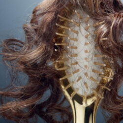 Волосы выпадают с луковицей — 20 способов их спасти