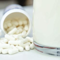 Можно ли запивать таблетки молоком или кефиром — список